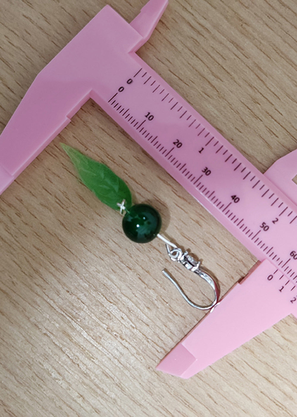 Pendientes colgantes de turquesa acrílica con forma de hoja para mujer