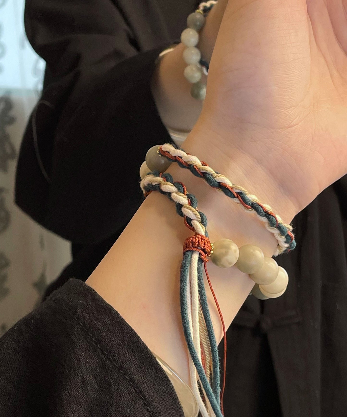 Pulsera de raíz de Bodhi tejida a mano con arcoíris para mujer