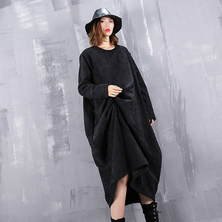 Baggy schwarzes Maxikleid lässiges O-Ausschnitt Reisekleid feine asymmetrische Kleider