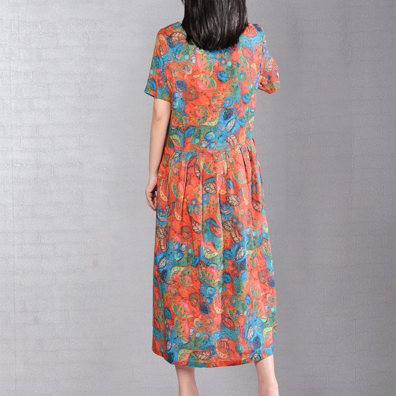Baggy-Kleid aus natürlicher Baumwolle. Locker sitzendes, kurzärmliges, bedrucktes Sommerkleid mit Rundhalsausschnitt