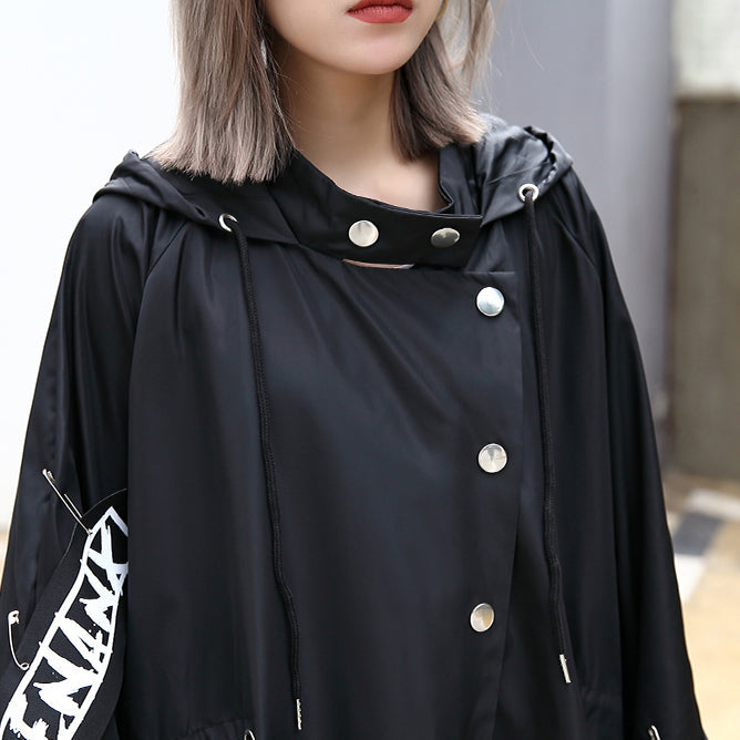 Boutique schwarzer Mantel Oversize-Kapuzenmantel Damen Fledermausärmel asymmetrisches Design Mäntel