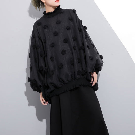 Boutique schwarze Bluse aus reiner Baumwolle in Übergröße, Reisekleidung, elegante Baumwollblusen mit Fuzzy-Ball-Dekor