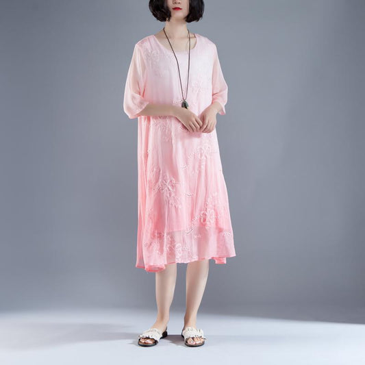 Boutique Sommerkleid im Bohème-Stil, Blumen-Sommer-Fälschung, zweiteiliges Retro-Rosa-Kleid