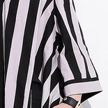 Modische gestreifte Baumwollkaftane Locker sitzendes Maxikleid aus Baumwolle mit Bindegürtel und feinem V-Ausschnitt