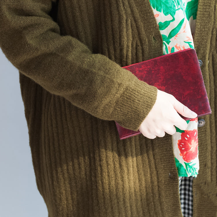 grüne lässige gestreifte Strickbluse in Übergröße, langärmelige Pullover und Strickjacken, warmer Herbst 2024