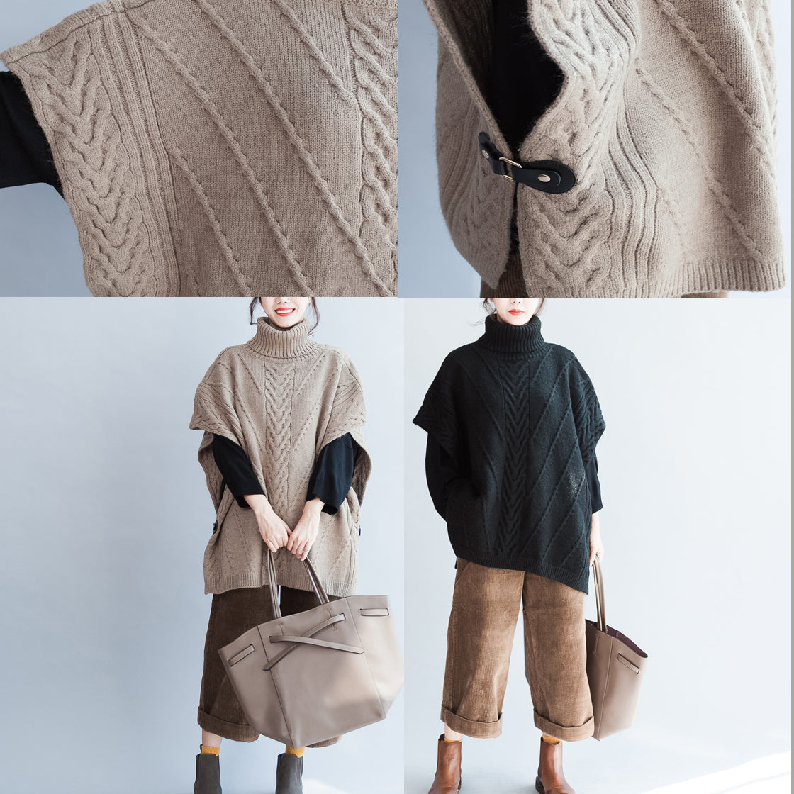 Khakifarbener, einzigartiger Baumwollpullover mit hohem Halsausschnitt und seitlich geöffneten Knöpfen in Übergröße, ärmellose Strickoberteile