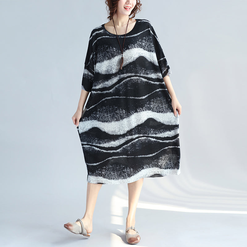 Vintage schwarzes Kleid aus reinem Leinen, Übergrößen, Urlaubskleider, feine O-Ausschnitt-Kleider aus asymmetrischem Leinen mit Streifen