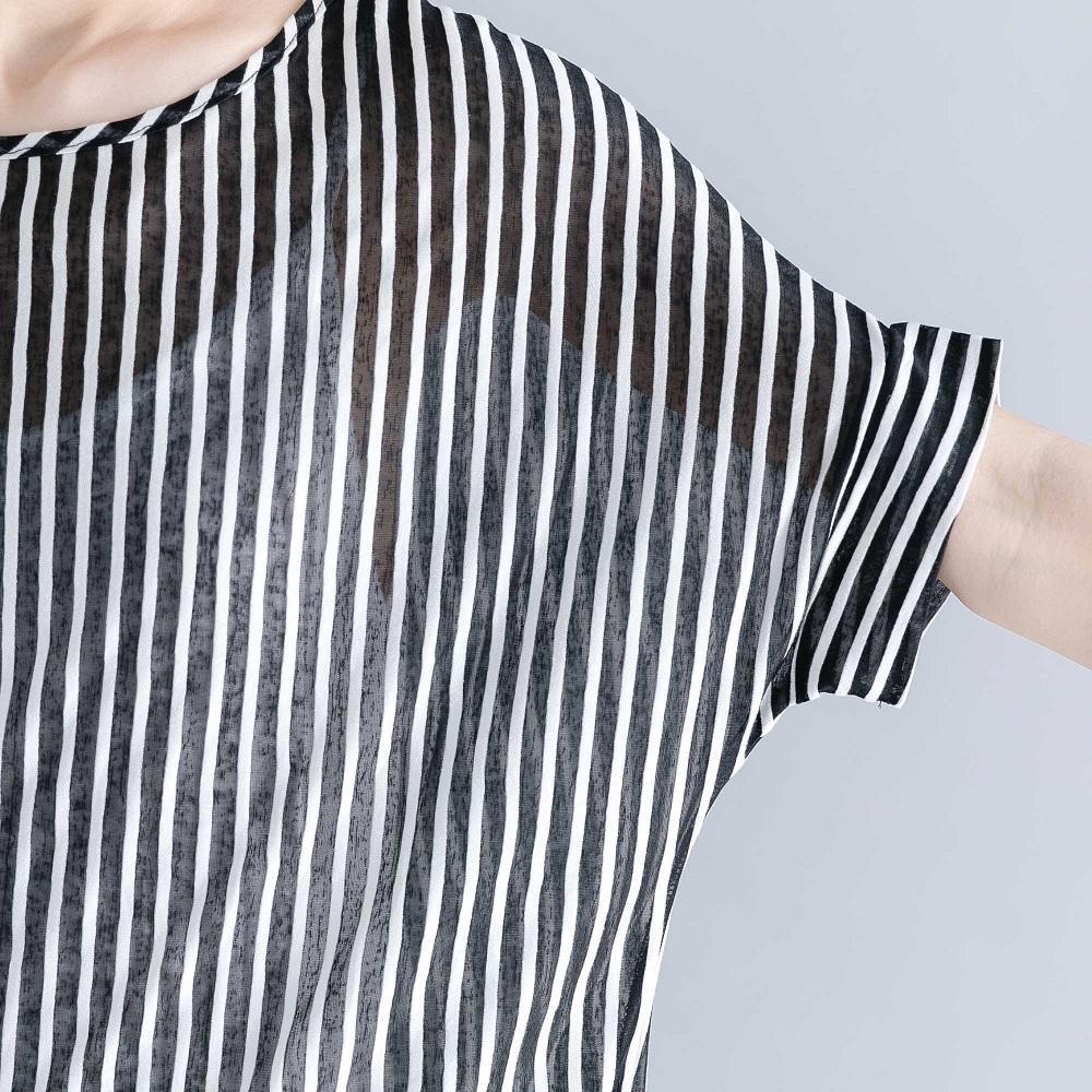 Vintage gestreiftes Baumwoll-T-Shirt in Midi-Länge, locker sitzende Reisebluse, feine Kurzarm-Baumwollhemden mit Rundhalsausschnitt und asymmetrischem Design