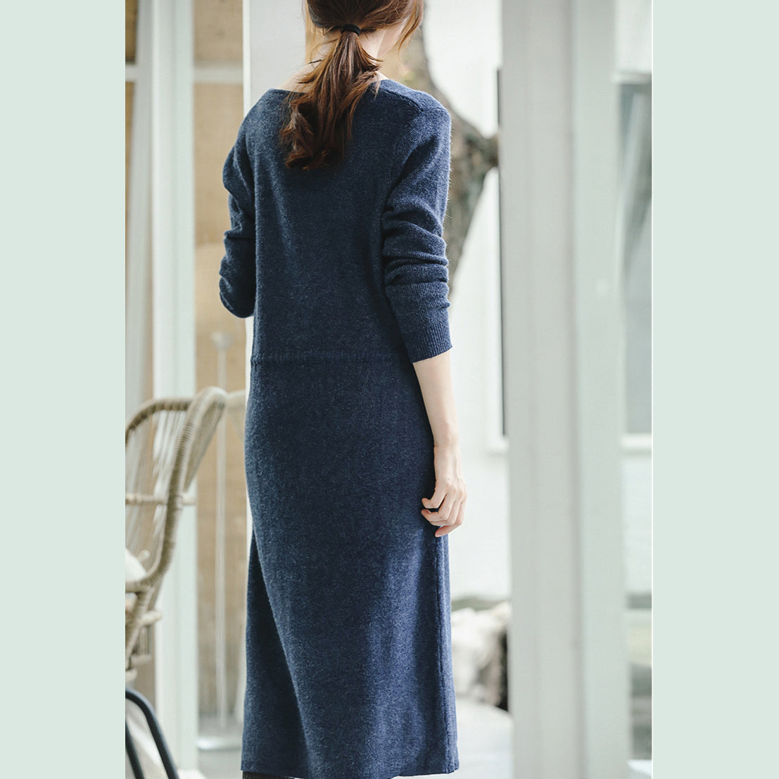 warme blaue Strickkleider Herbstmode V-Ausschnitt lange Strickpullover lässiger Pullover mit Kordelzug