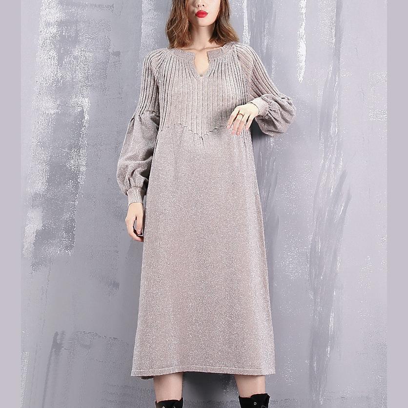 warmes khakifarbenes Pulloverkleid, übergroßes Winterkleid mit V-Ausschnitt, neue weite, taillierte Winterkleider