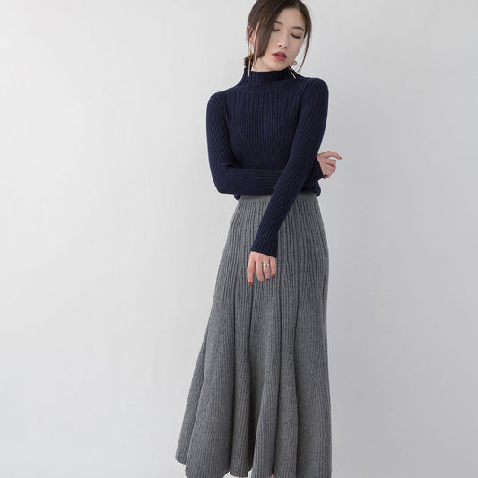 warmer, marineblauer, kuscheliger Pullover in Übergröße mit hohem Kragen Neuer Winterpullover