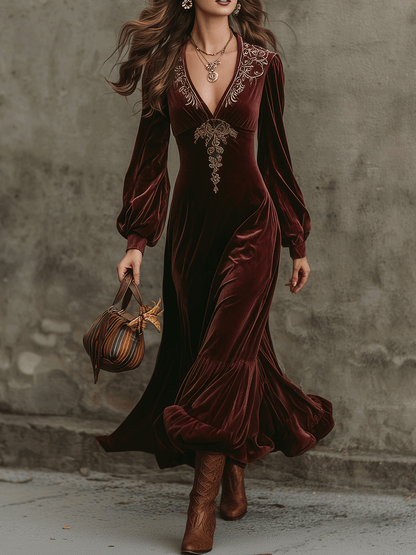 Elegant Retro Romantic Burgundy Velvet Embroidered Maxi Dress