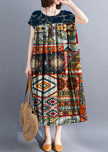 Einzigartige Regenbogenkleidung mit Rundhalsausschnitt und großem Saum. Liebe Sommerkleider