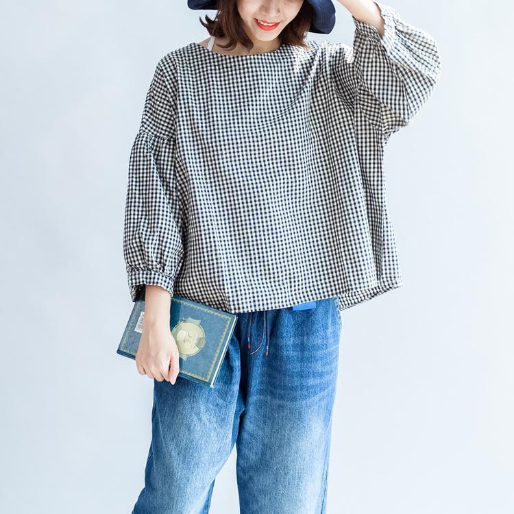 2024 Herbst dünne Baumwolloberteile lose Zurück-Taste schwarz weiß kariertes T-Shirt