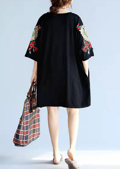 2024 einzigartiger, stylischer schwarzer Baumwollpullover mit Stickereien und Applikationen in Übergröße, kurzärmelige Oberteile mit mittlerer Passform