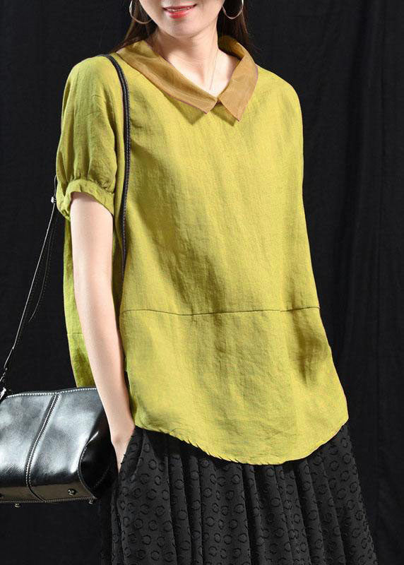 Böhmisches Patchwork-Top mit weißen Blumen und Vögeln und Umlegekragen für den Sommer, kurzärmelig