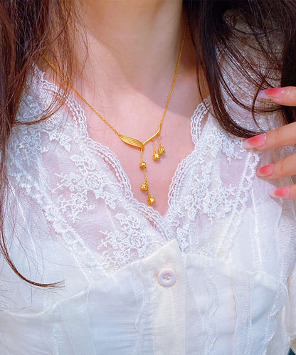 Collar con colgante de borla de lirio de los valles en plata de ley dorada 2024