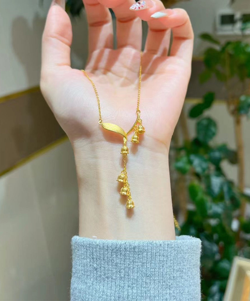 Collar con colgante de borla de lirio de los valles en plata de ley dorada 2024