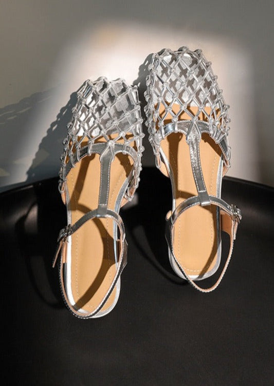 Neue französische Sandalen mit ausgehöhltem Schnallenriemen in Silber