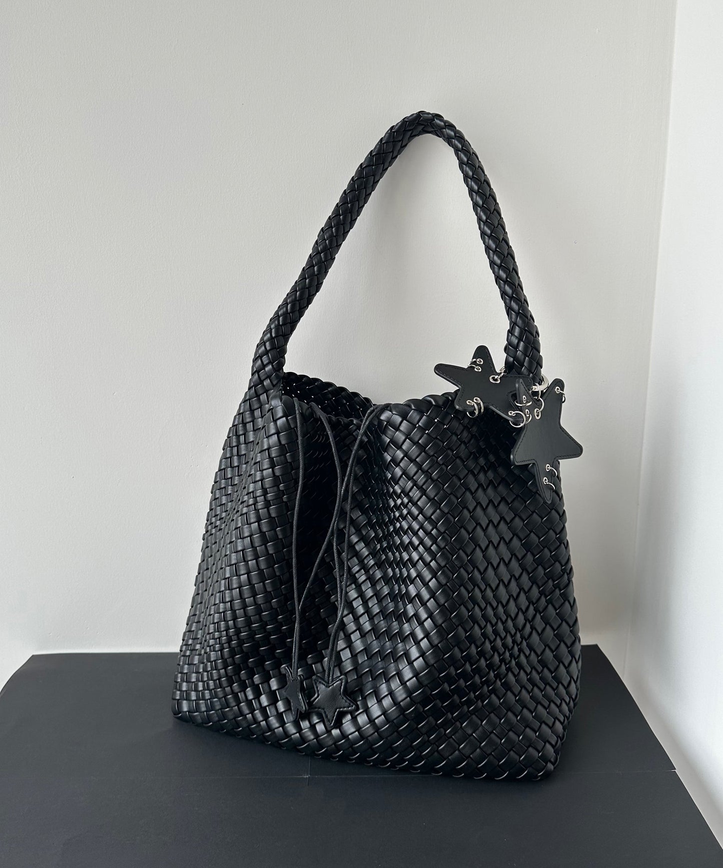 2025 Neue Champagnerfarbene Kunstleder-Beuteltasche mit großem Fassungsvermögen