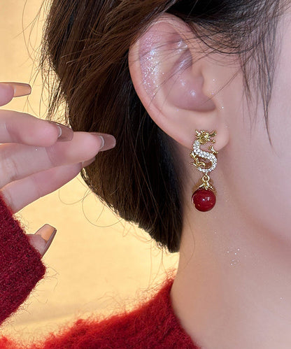 Pendientes colgantes de aleación de cobre rojo con circonitas doradas y dragón jugando con perlas hechos a mano