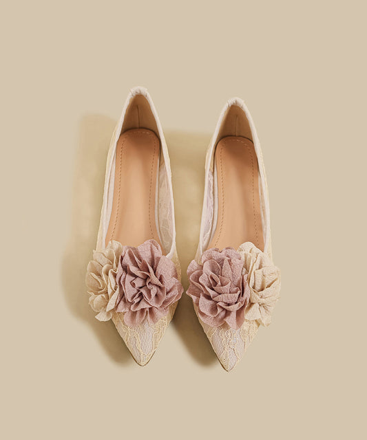 Zapatos planos con encaje floral de albaricoque y punta puntiaguda
