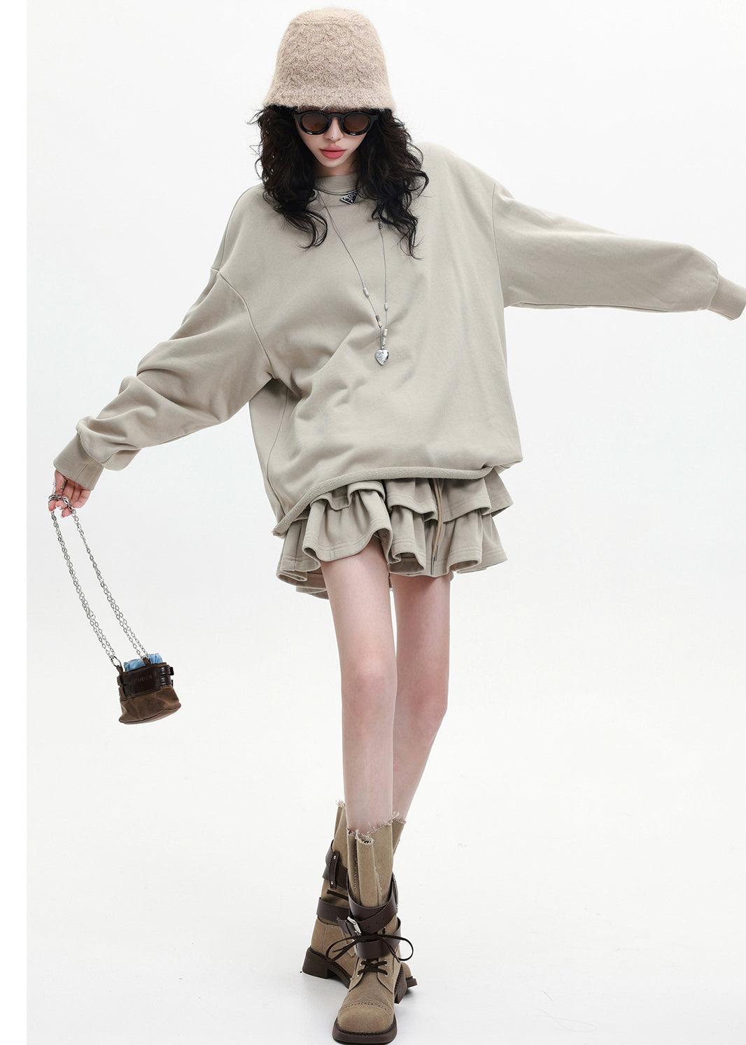 Aprikosenfarbenes, lockeres Baumwoll-Zweiteiler-Set mit Lagenrock und Rüschen für den Frühling