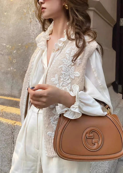 Zweiteiliges Strickset aus besticktem Rüschenstrick in Beige, Damenbekleidung für den Frühling