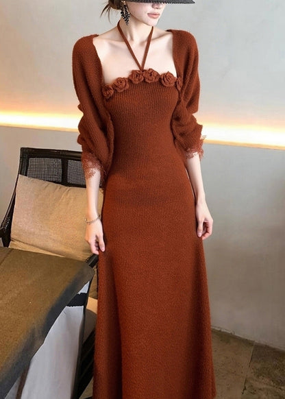 Zweiteiliges Set aus ziegelrotem Baumwollstrick-Cardigan mit Blumenmuster und langem Kleid für den Frühling