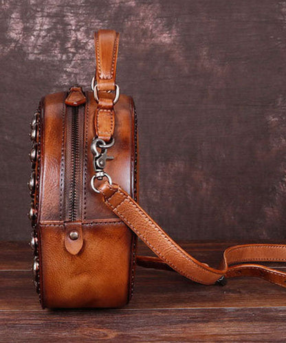 Art Satchel-Handtasche aus Kalbsleder mit Nieten in Braun