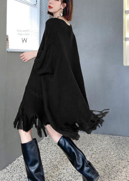 Art Chocolate – Lockeres Strickkleid mit asymmetrischem Troddeldesign