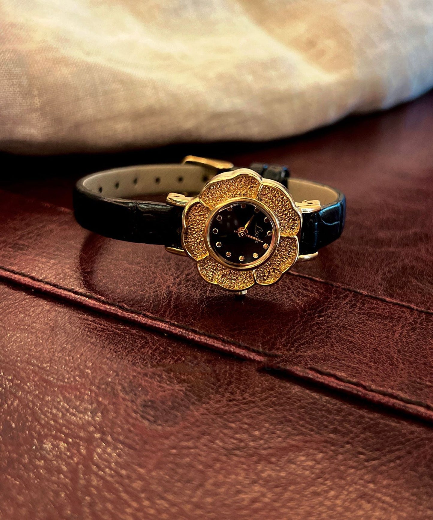 Art Gold Leather Alloy Camellia Quartz Movement Watches