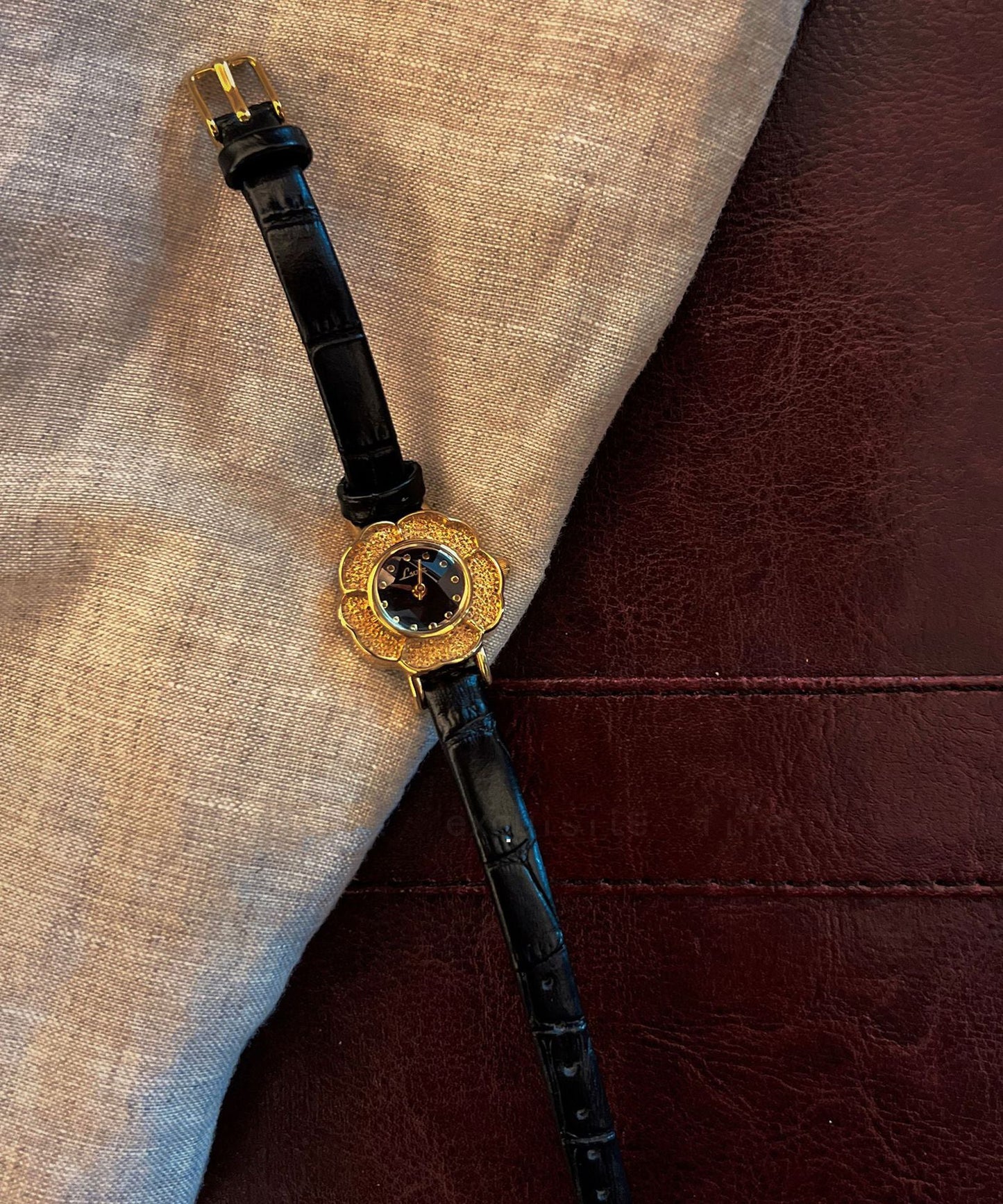 Art Gold Leather Alloy Camellia Quartz Movement Watches