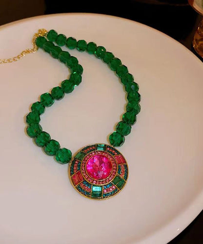 Collar con colgante de esmeralda y cristal de circonita de aleación verde artística