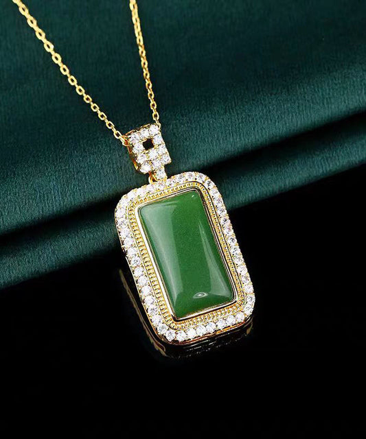 Collar con colgante de jade y circón dorado de cobre verde artístico