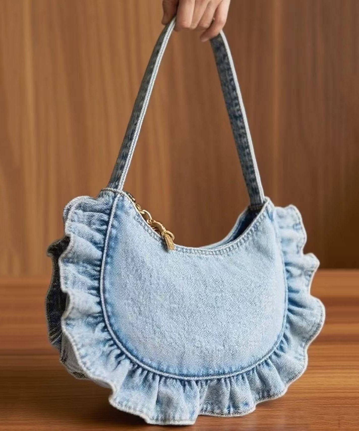 Bolsos de mano para mujer de tela vaquera con volantes en azul claro