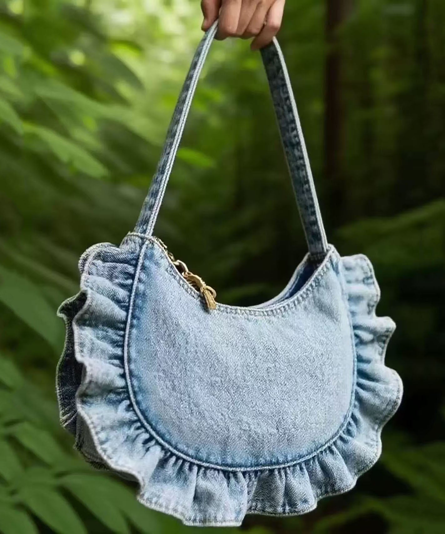 Bolsos de mano para mujer de tela vaquera con volantes en azul claro