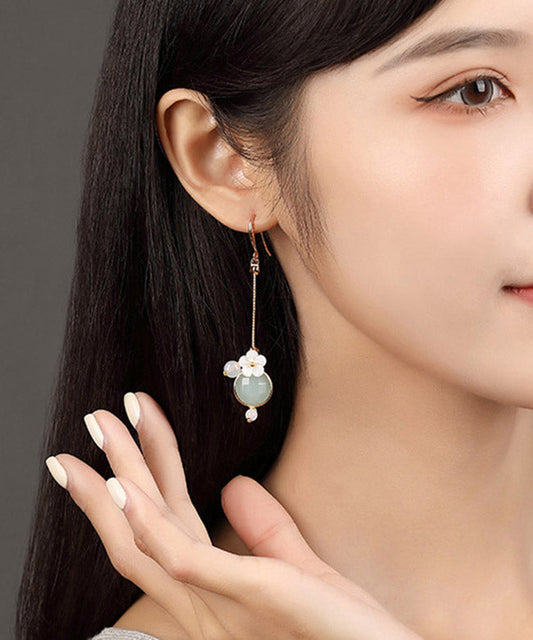 Pendientes colgantes florales con diseño de flor de concha de ágata verde claro y esmalte coloreado