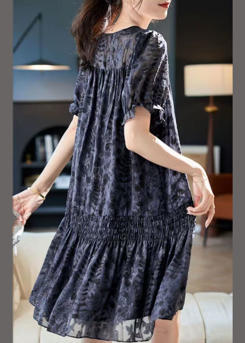 Sommerkleid aus Chiffon mit marineblauem Print