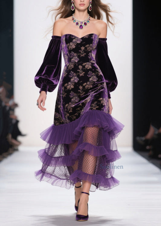 Vestido de terciopelo con volantes y hombros descubiertos en color morado Art Primavera