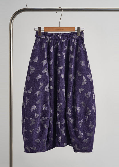 Zweiteiliges Set aus Seidensamt mit lila Stickerei und Schmetterlingsmotiv, ärmellos