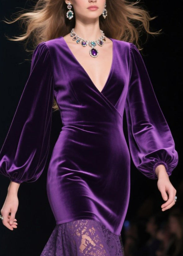 Vestidos cruzados de terciopelo de seda con encaje y patchwork con escote en V morado de Art Primavera