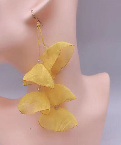 Pendientes colgantes con borlas florales de tul rojo artístico