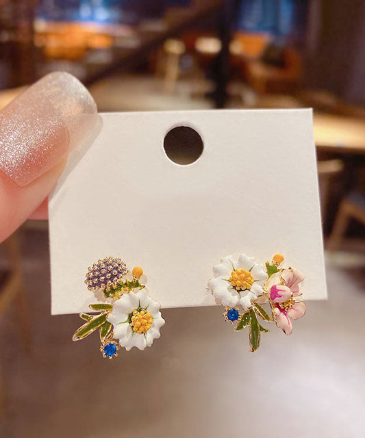 Pendientes de botón de crisantemo con diseño asimétrico de aleación blanca y esmalte de goteo