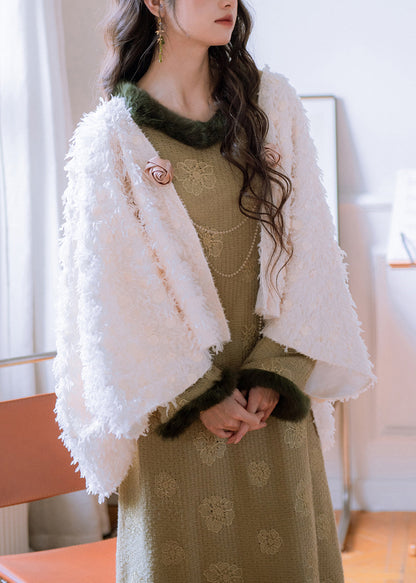 Capa de piel sintética con lazo blanco y lentejuelas, manga murciélago