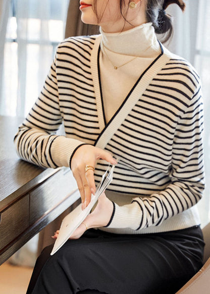 Kunst Weiß Rollkragen Patchwork Gestreiften Stricken Gefälschte Zwei Stück