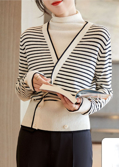 Kunst Weiß Rollkragen Patchwork Gestreiften Stricken Gefälschte Zwei Stück