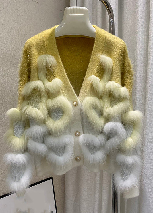 Gelbe Strickjacke mit V-Ausschnitt, Patchwork-Knöpfen und Baumwollstrick, Winter