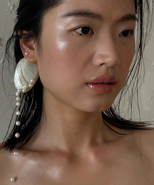 Pendiente colgante con borla de perla y concha de cobre blanco de playa