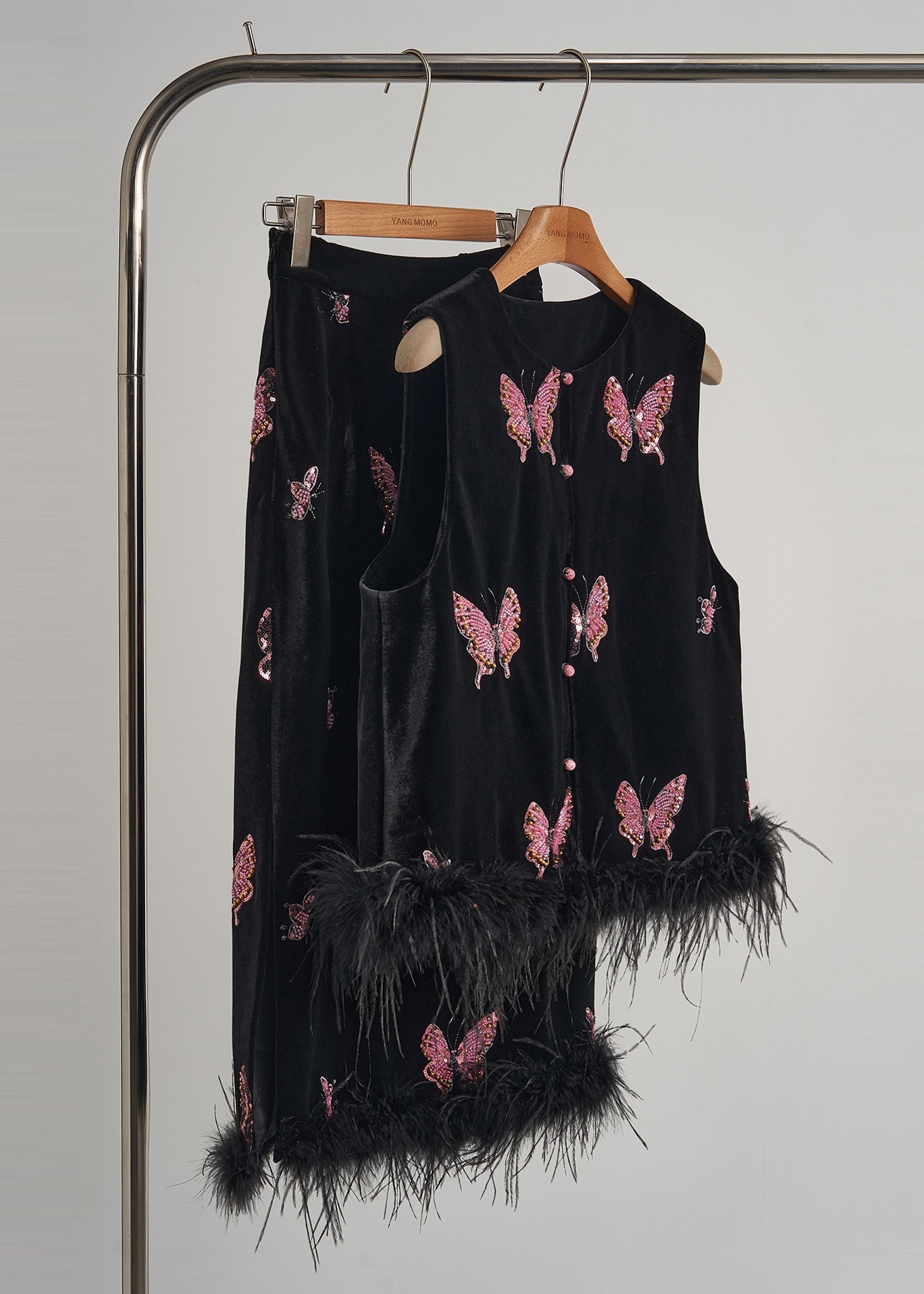 Wunderschönes zweiteiliges Set aus schwarzem Schmetterlings-Patchwork aus Federn und Seide/Samt für Damen, Frühlingsmode